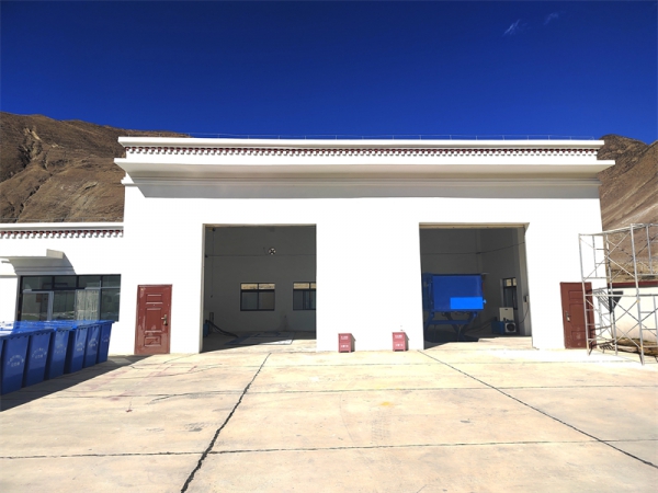 地埋式垃圾压缩站（底举）